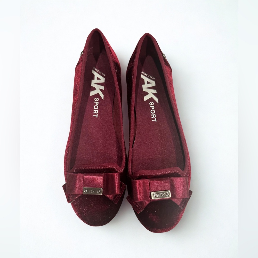Anne Klein AK Sport Burgundy Velvet Bow Flats Women’s